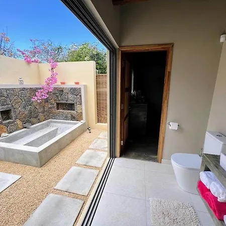 Lakaz Kannell - Vanilla Lodge, Secluded Outside Bath & Shower Infinity Pool Cap Malheureux Exterior photo