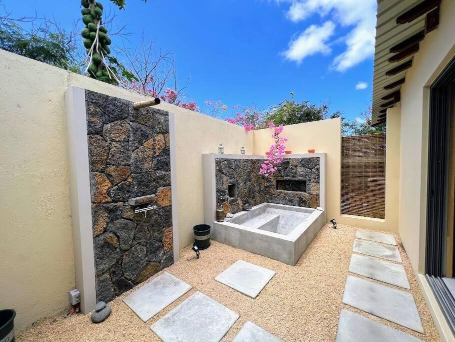 Lakaz Kannell - Vanilla Lodge, Secluded Outside Bath & Shower Infinity Pool