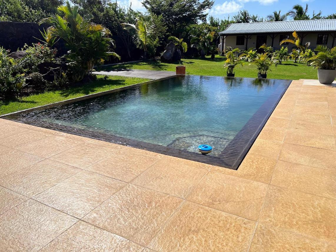 Apartment Lakaz Kannell - Vanilla Lodge, Secluded Outside Bath & Shower Infinity Pool