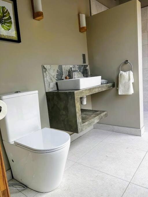 Lakaz Kannell - Vanilla Lodge, Secluded Outside Bath & Shower Infinity Pool Cap Malheureux