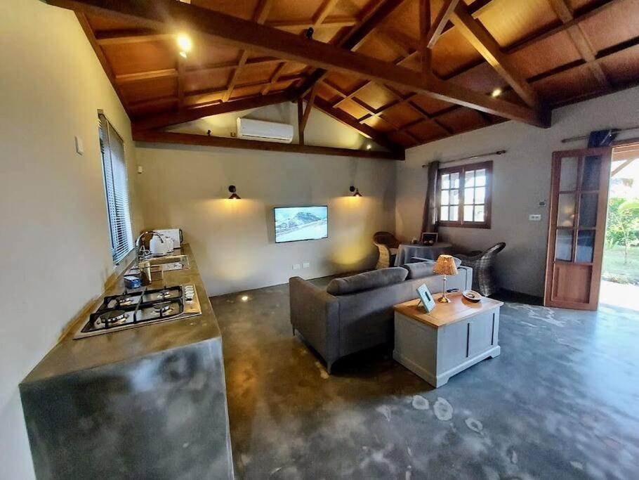 Apartment Lakaz Kannell - Vanilla Lodge, Secluded Outside Bath & Shower Infinity Pool Cap Malheureux