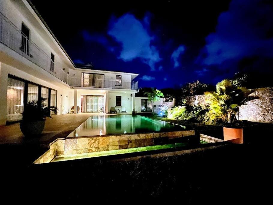 Apartment Lakaz Kannell - Vanilla Lodge, Secluded Outside Bath & Shower Infinity Pool