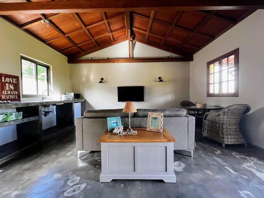 Apartment Lakaz Kannell - Vanilla Lodge, Secluded Outside Bath & Shower Infinity Pool Cap Malheureux