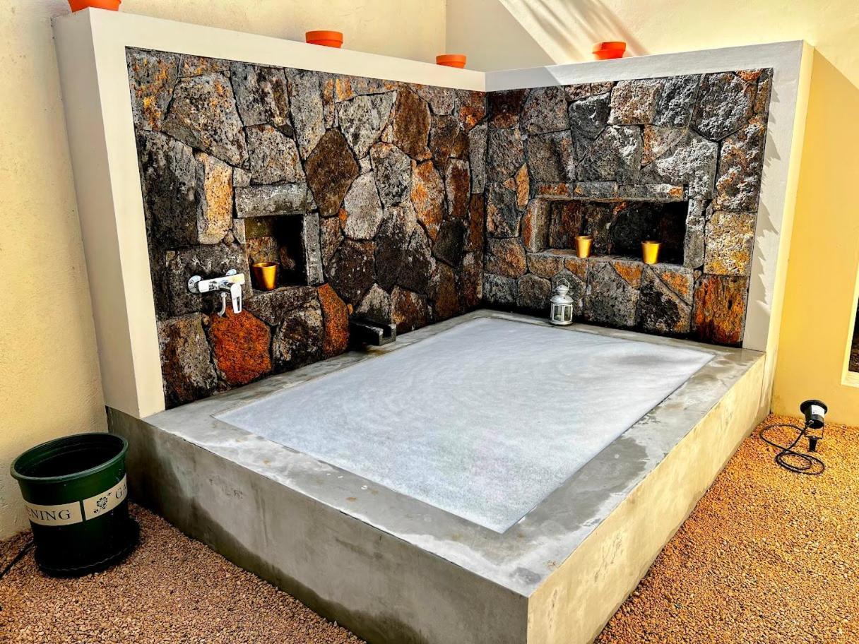 Lakaz Kannell - Vanilla Lodge, Secluded Outside Bath & Shower Infinity Pool Apartment Cap Malheureux