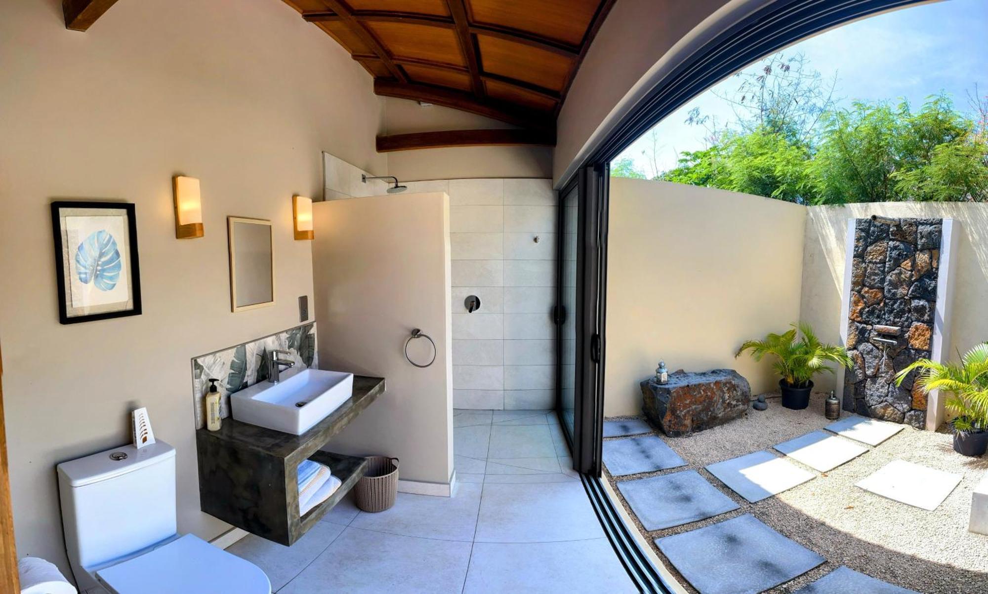 Apartment Lakaz Kannell - Vanilla Lodge, Secluded Outside Bath & Shower Infinity Pool *