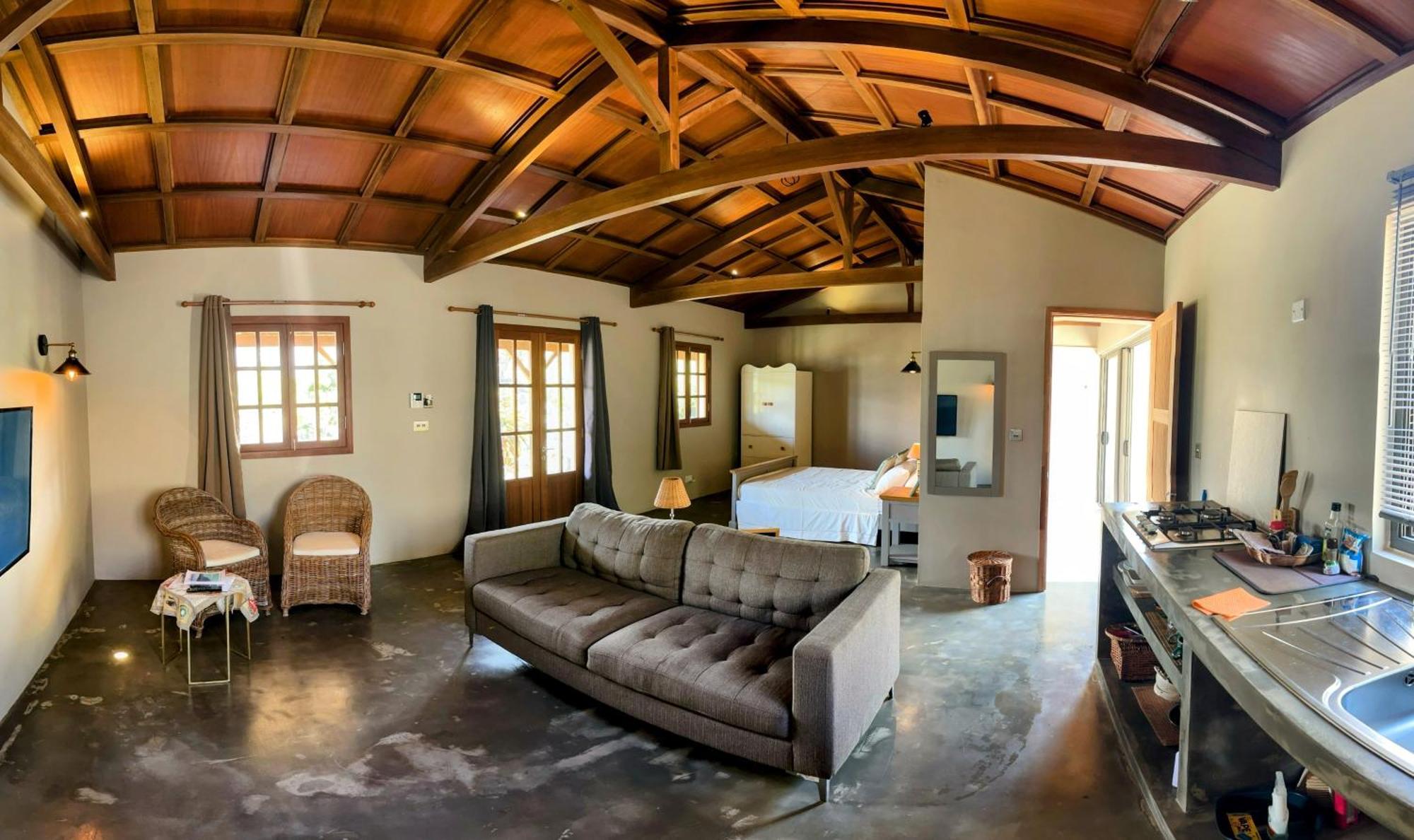 Lakaz Kannell - Vanilla Lodge, Secluded Outside Bath & Shower Infinity Pool Apartment