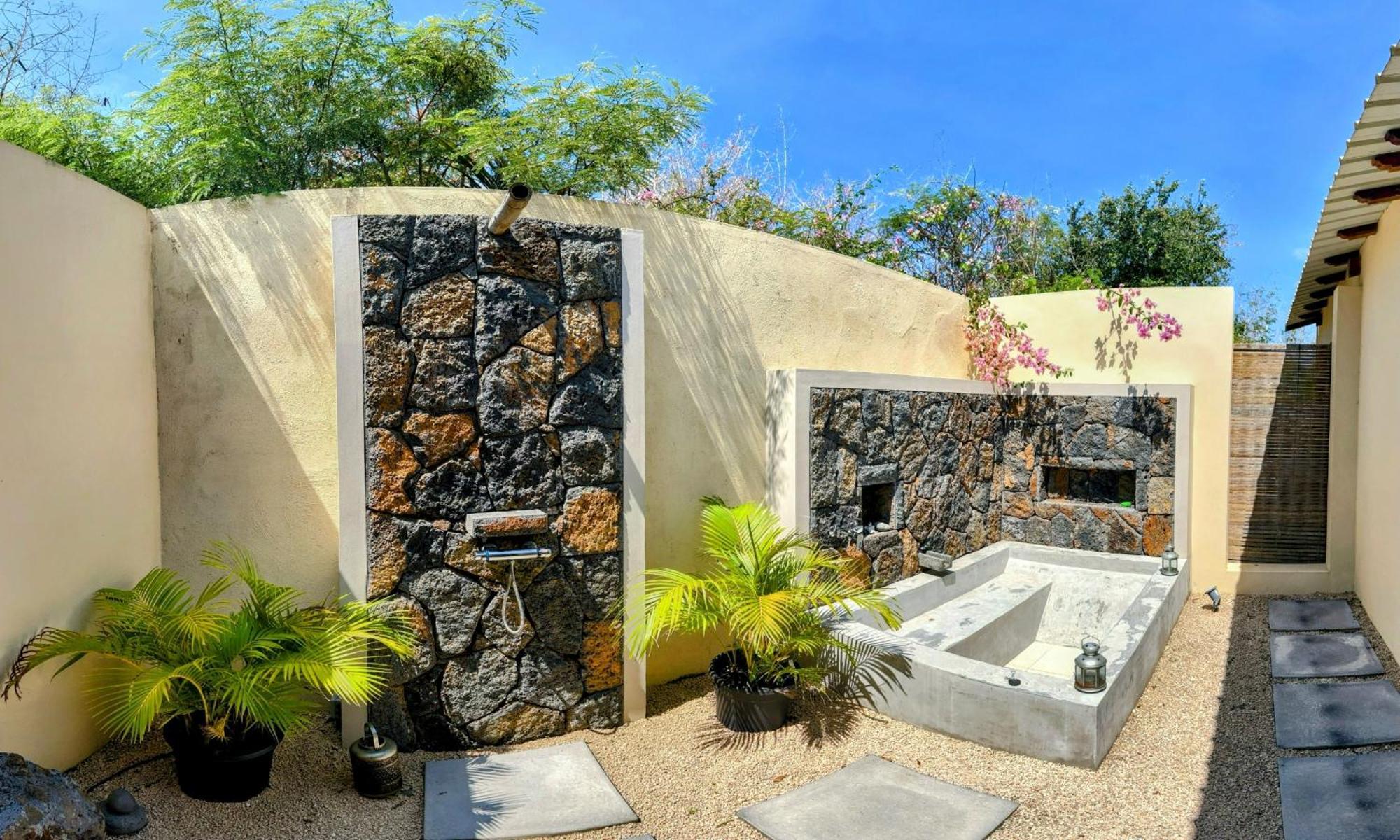 Lakaz Kannell - Vanilla Lodge, Secluded Outside Bath & Shower Infinity Pool *